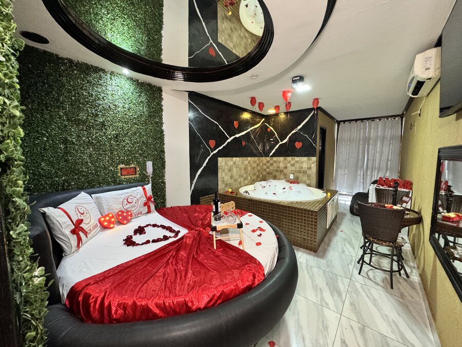 Suíte com cama redonda